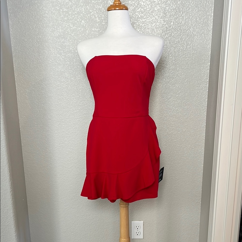 Lulu's Red Asymmetrical Ruffled Strapless Skort Romper size Large